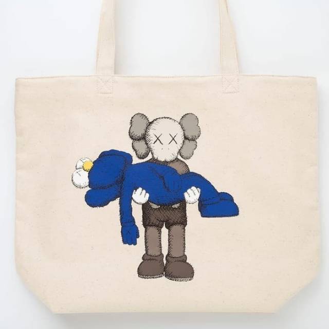UNIQLO KAWS TOTEBAG SUMMER EDITION