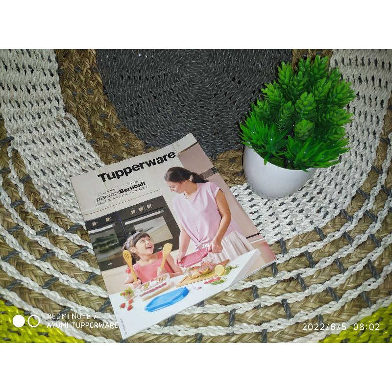 Buku Katalog Tupperware 2022