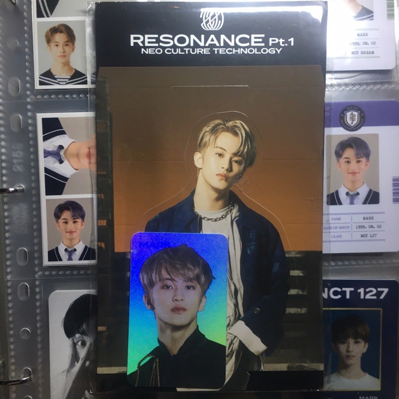 STANDEE HOLO MARK RESONANCE PT 1 NCT 2020