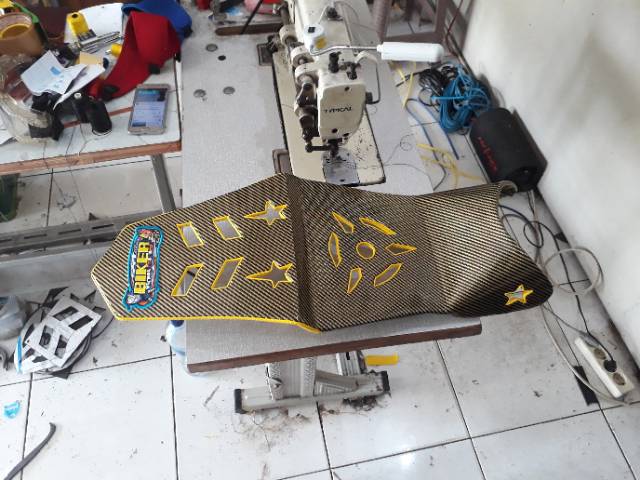 Jok vixion new /nvl kulit karbon lubang