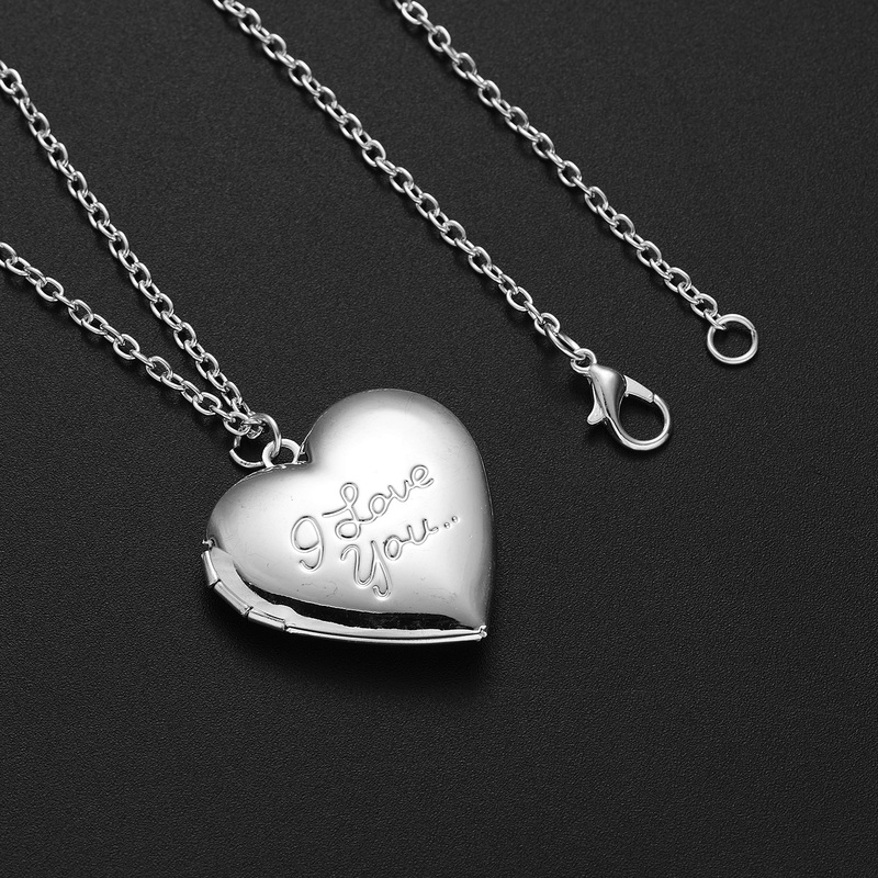 Kalung Rantai Liontin Hati Motif Ukir Tulisan I Love you Bahan Alloy Warna Silver Untuk Wanita