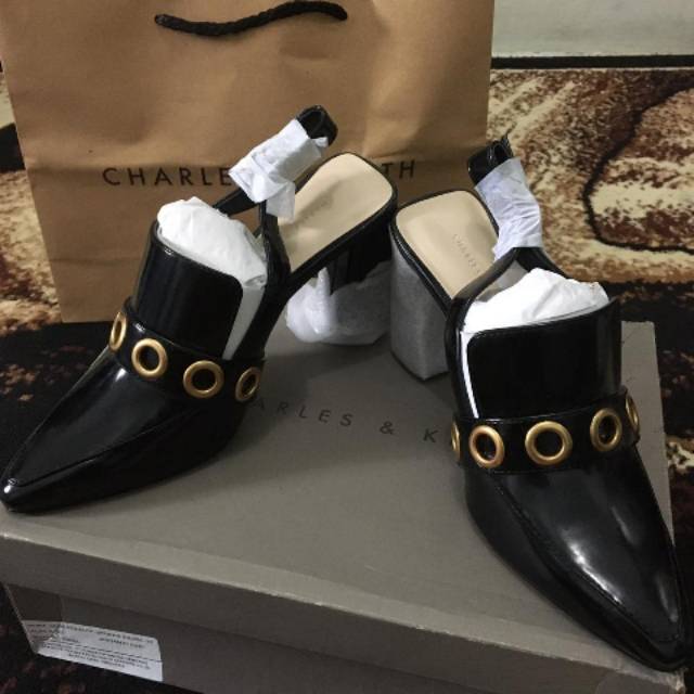 Sepatu Charles And Keith