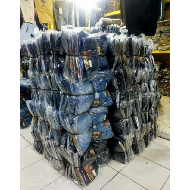 PROMO!!! CELANA JEANS PENDEK ROBEK/SOBEK BAHAN TEBAL HALUS RIPPED JEANS SIZE 27-33