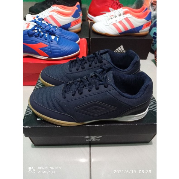 UMBRO FUTSAL STREET V