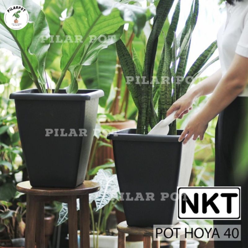 pot bunga tanaman kotak tinggi NKT HOYA 40 HITAM diameter 31cm - NKT HOYA