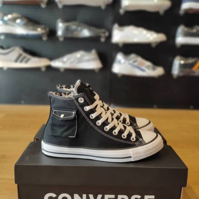 Sepatu Converse CTAS Pocket Hi Black