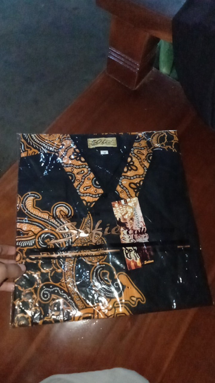 Kemeja Batik Bahu Pendek Motif Wayang Semar Mesem