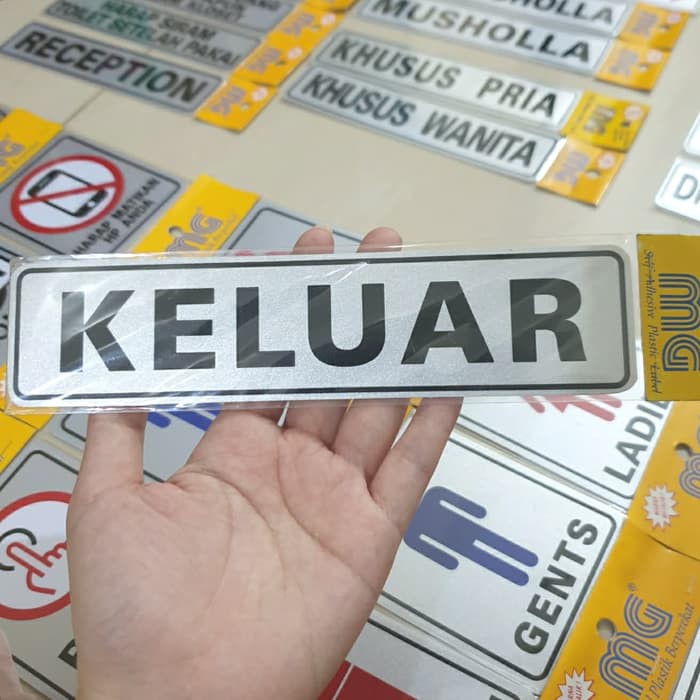 

Stiker Sticker Tempel Tulisan Keluar pintu