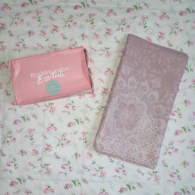 ❌SOLD❌Palais scarf ria miranda x jovian