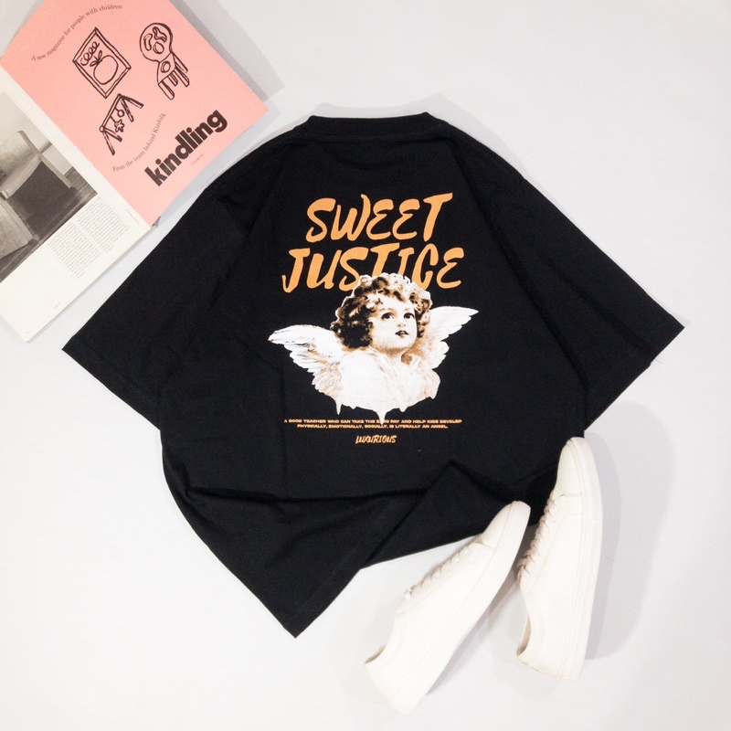 TSHIRT OVERSIZE GRAPHIC HITAM FLICKERS WORLD "SWEET JUSTICE" [TSO 938]