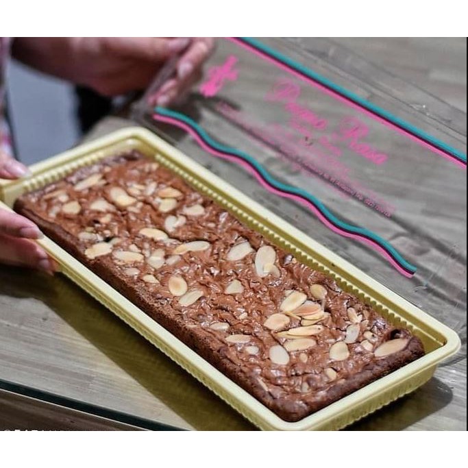 

Brownies Almond Prima Rasa Ukuran Besar oleh-oleh Bandung