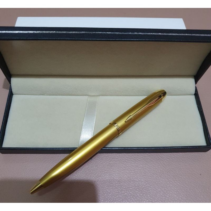 

Pulpen Parker Sonet/Jotter/IM Sonnet Gold Gratis Ukir Nama Sendiri