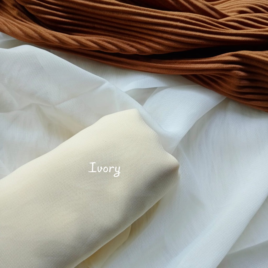 BELLA SQUARE JAHIT TEPI //HIJAB// JILBAB KHIMAR KERUDUNG BERGO SEGIEMPAT-IVORY