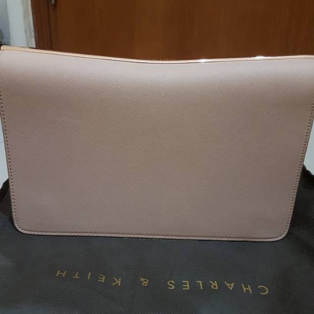 CHARLES &amp; KEITH ORI STORE CLUTCH ROSEGOLD