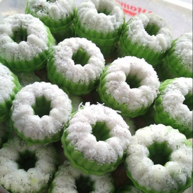 

Kue putri ayu, bolu kukus bolu pandan kue basah