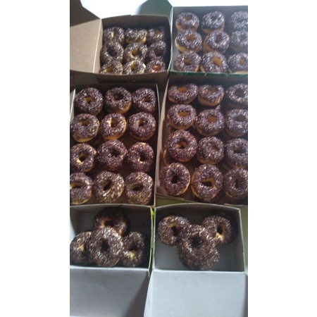 

donat susu mini mesis isi 18