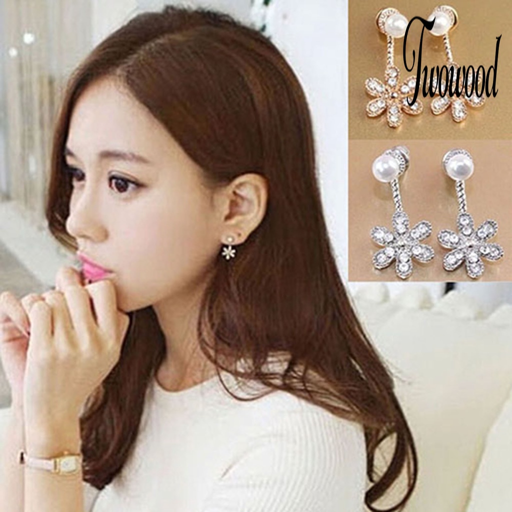 Anting Stud Desain Bunga Aksen Mutiara Berlian Imitasi Bahan Alloy Anti Karat Untuk Wanita