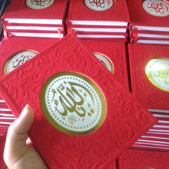 Yasin hardcover bludru