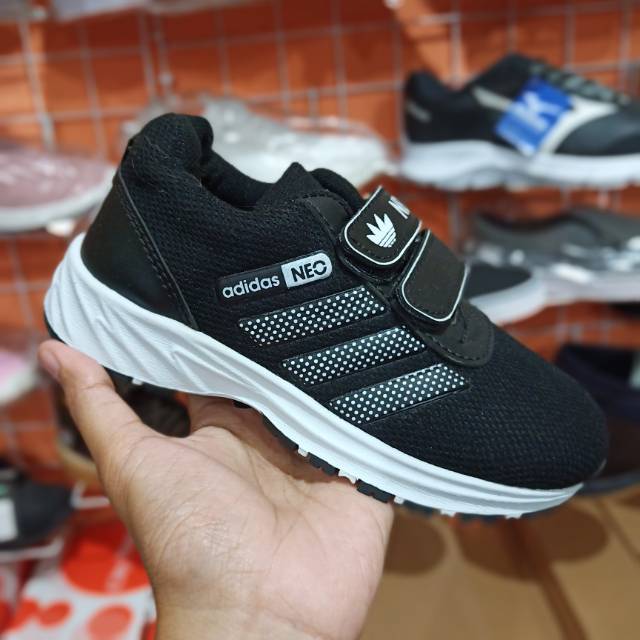 Sepatu Anak Sekolah TK SD Hitam Adidas Kretek
