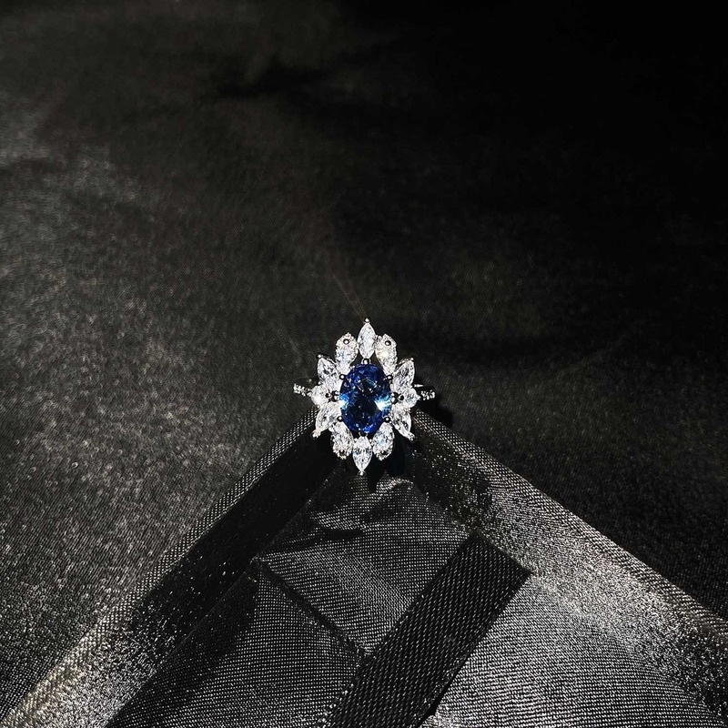 New Luxury Inlaid Natural Sri Lanka Sapphire Ring