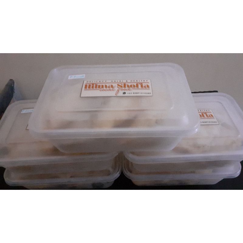 

Pastel ayam suwir Frozen original isi 5 pcs by sweet mood
