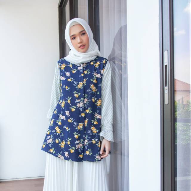 Blus/blus atasan wanita/atasan/baju/baju hijab/baju hijabers/baju hijab Bandung/kemeja/halika