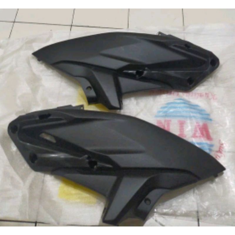 Cover sambungan body samping kanan kiri VARIO tekno 125 kzr