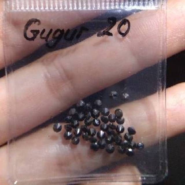 Natural berlian hitam eropa / natural black diamond kualitas bagus, ukuran gugur 20