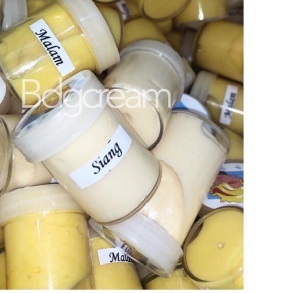 ➦ LUSINAN cream JRG Mini pendek boneka barbie ❆