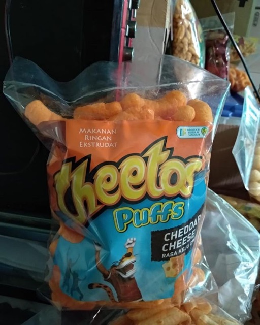 

Cheetos puffs