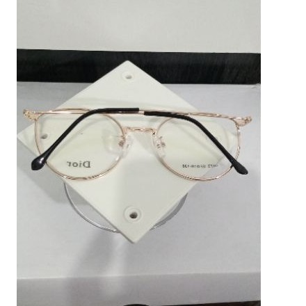 Frame besi model cat eye