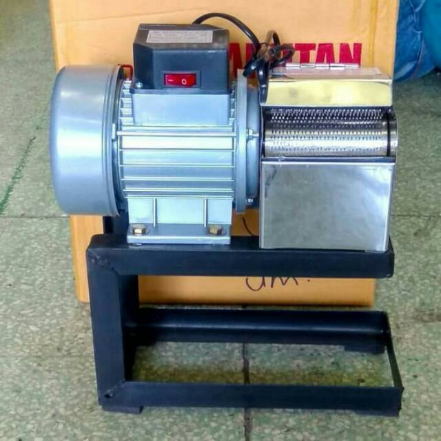 Parut Kelapa Listrik Stanlist / Mesin parut kelapa kunyit singkong