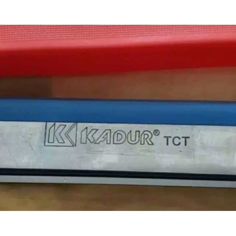 Mata Pisau ketam kayu/planer TCT merk KADUR 610/30/3