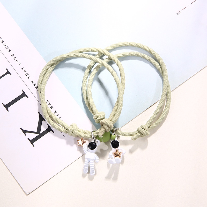 Astronaut magnet attracts small rubber band to send boyfriend couple Bracelet a pair of adjustable hair rope Korean female students