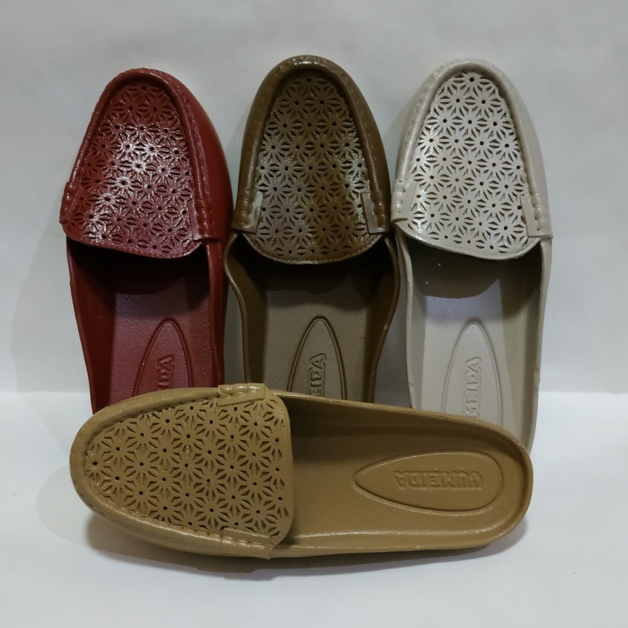 Sandal Sepatu Karet Empuk S37-41 Sepatu Lentur Wanita Yumeida