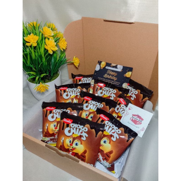 

Hampers Snack Box/ Choco chips/ Gift Box Ulang Tahun