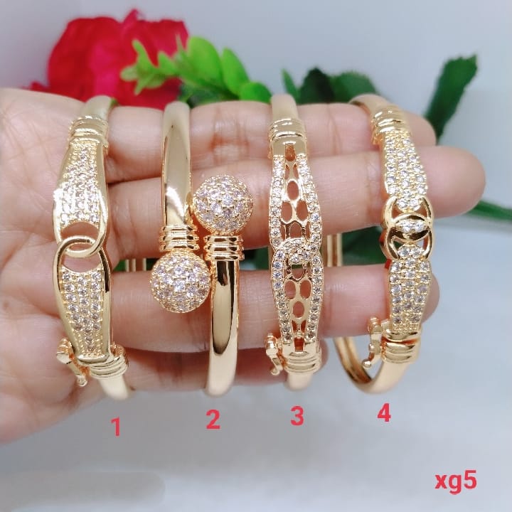 Gelang Tangan Bangle Wanita Titanium Xuping Perhiasan Aksesoris Fashion Lapis Emas Anti Karat