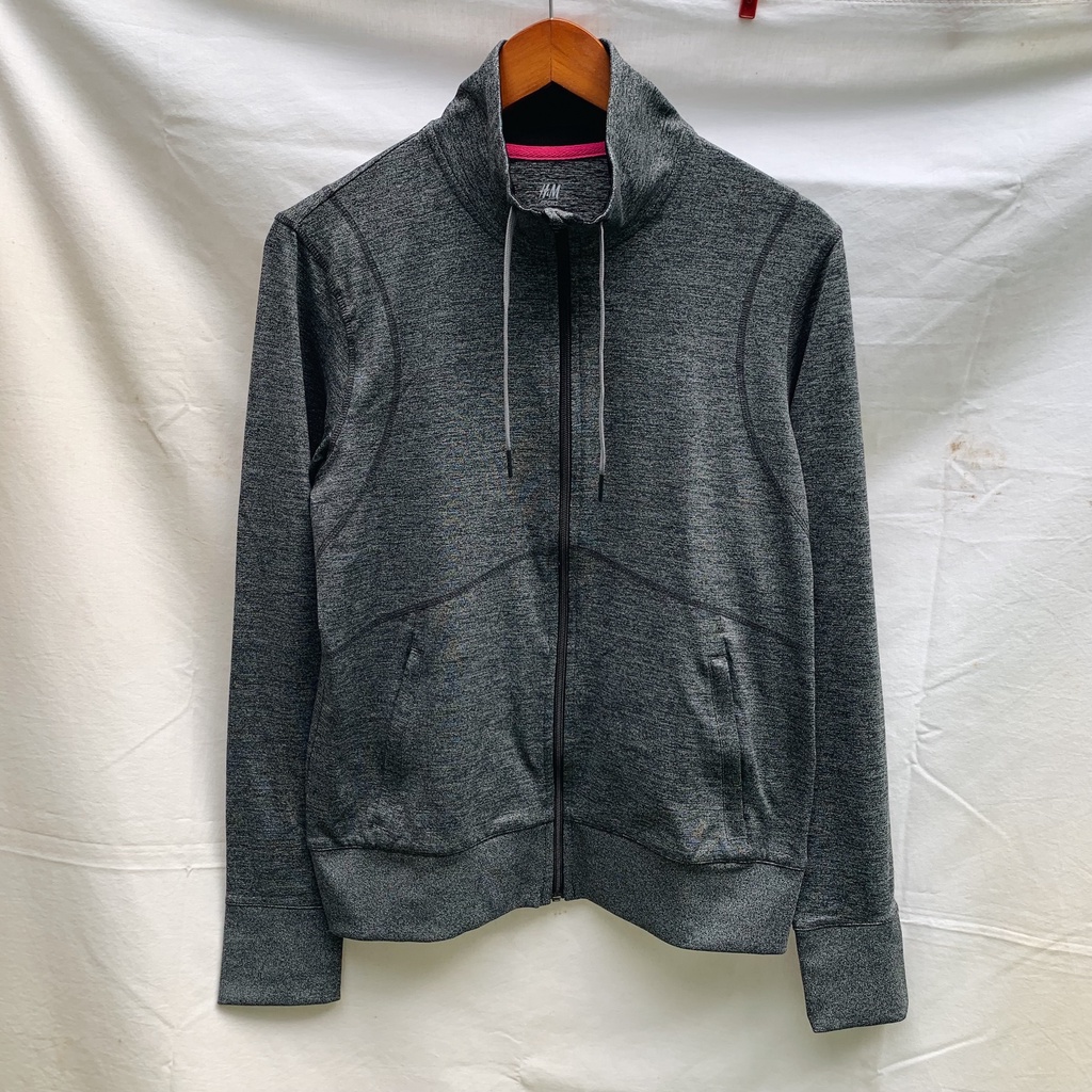 Jaket H&M Sports Running Yoga Warna Hitam Asphalt