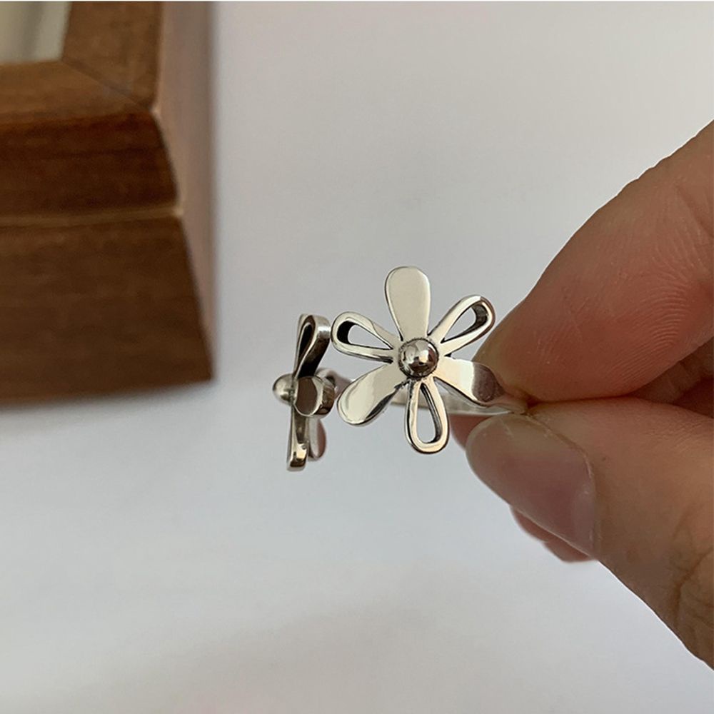 Cincin Jari Telunjuk Model Terbuka Bentuk Bunga Tidak Teratur Bahan Logam Alloy Gaya Retro Korea Untuk Wanita