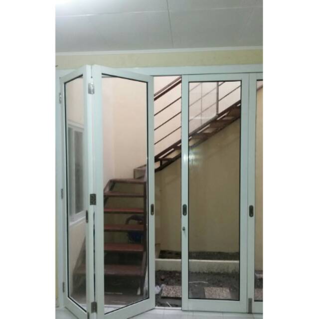 Pintu lipat aluminium kaca