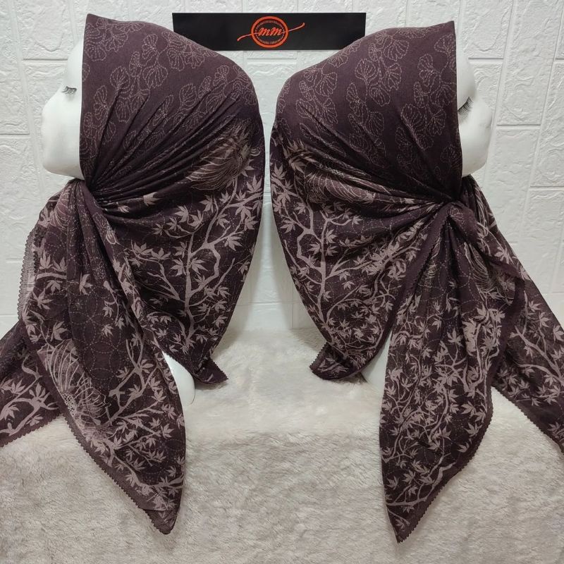 HIJAB DENAY SEGIEMPAT MOTIF AKAR COKLAT