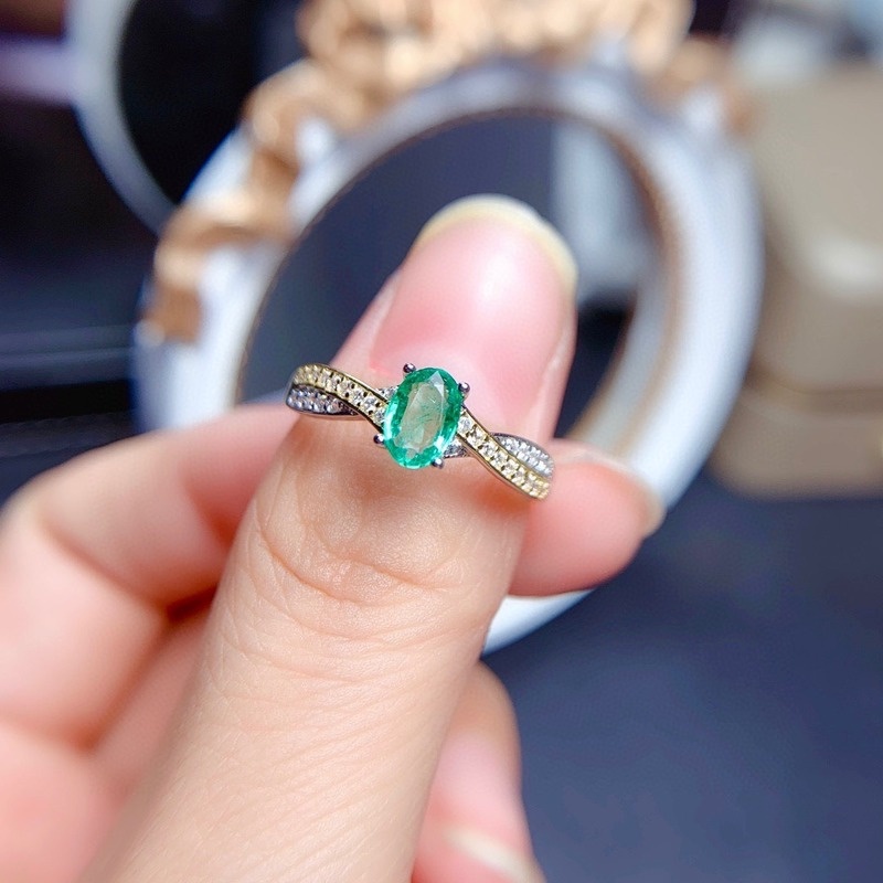 Luxury Fashion Green Moissanite Two-Tone Ring