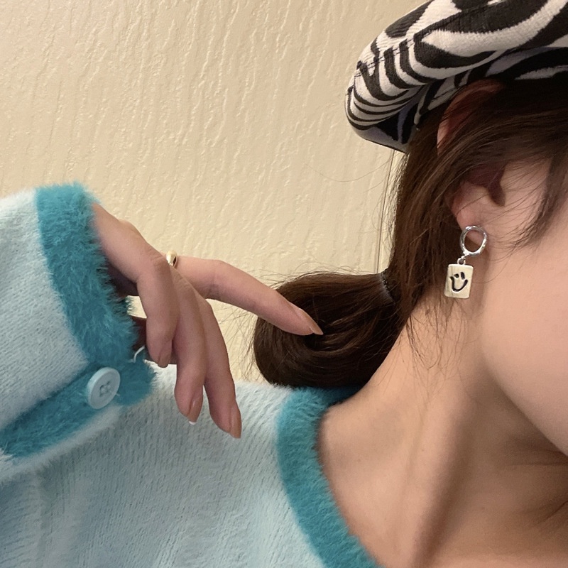 Anting Tusuk Sterling Silver 925 Desain Geometri Smiley Simple Untuk Wanita 4640