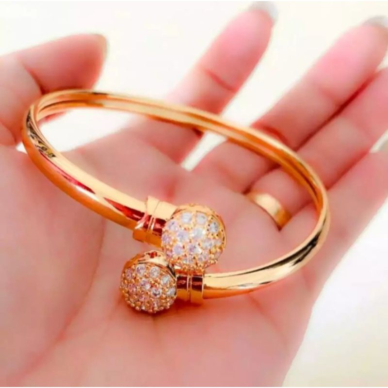 gelang tangan motif bola dua perhiasan wanita titanium gold