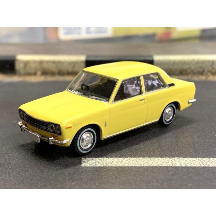 Tomica Limited Vintage LV-152b Datsun Bluebird 2door Sedan 1300 Deluxe