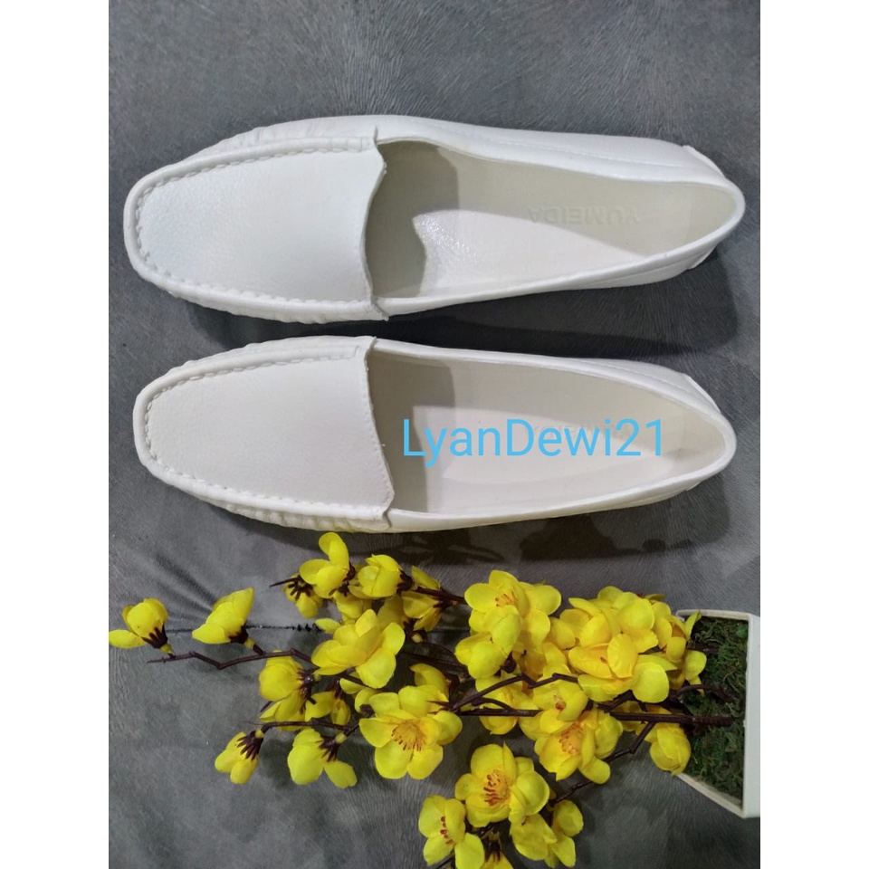 SEPATU WANITA KARET PUTIH#SEPATU KARYAWAN WARNA PUTIH