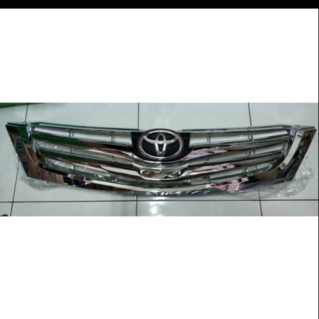 Grill Innova 2005 sd 2010 Chrome plus Logo Toyota
