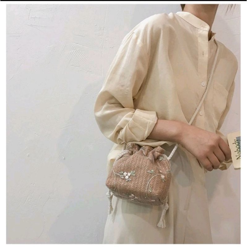 [ READY STOCK ] Lace Flower Decor Women Straw Crossbody Bag / Tas anyaman rajut selempang aestetik