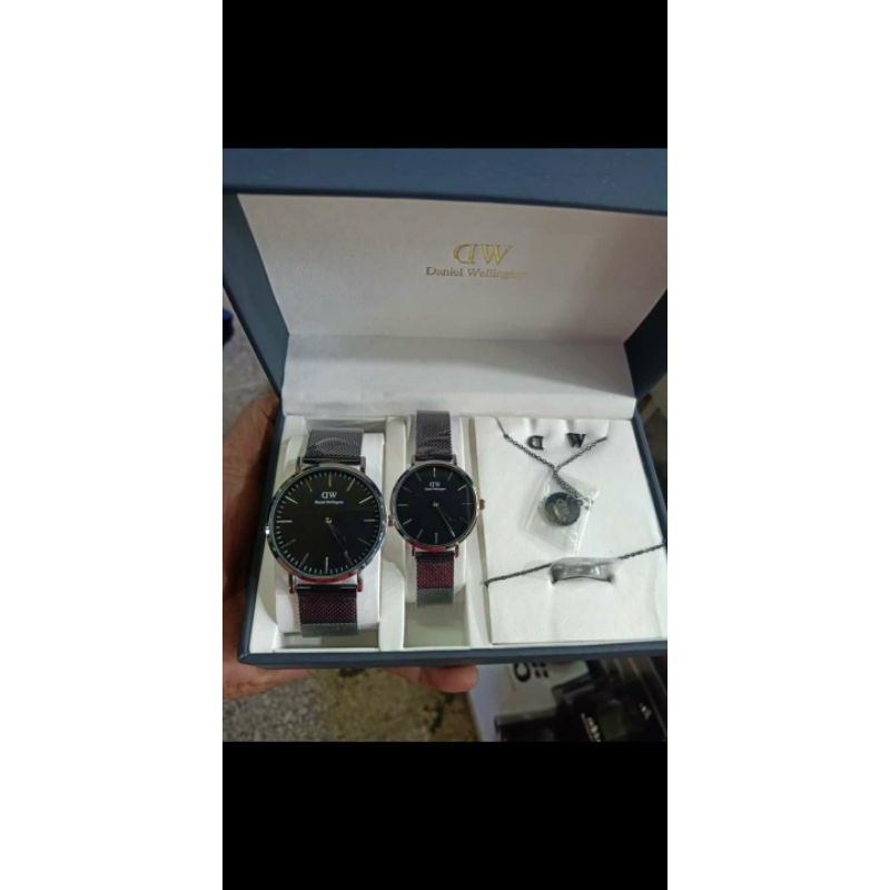 JAM TANGAN COUPLE DW KOMPLIT SEPERTI DIPOTO