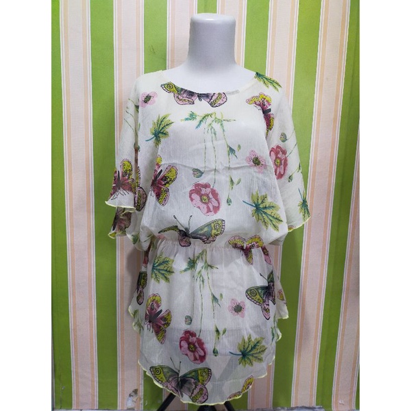 Blouse vintage bunga